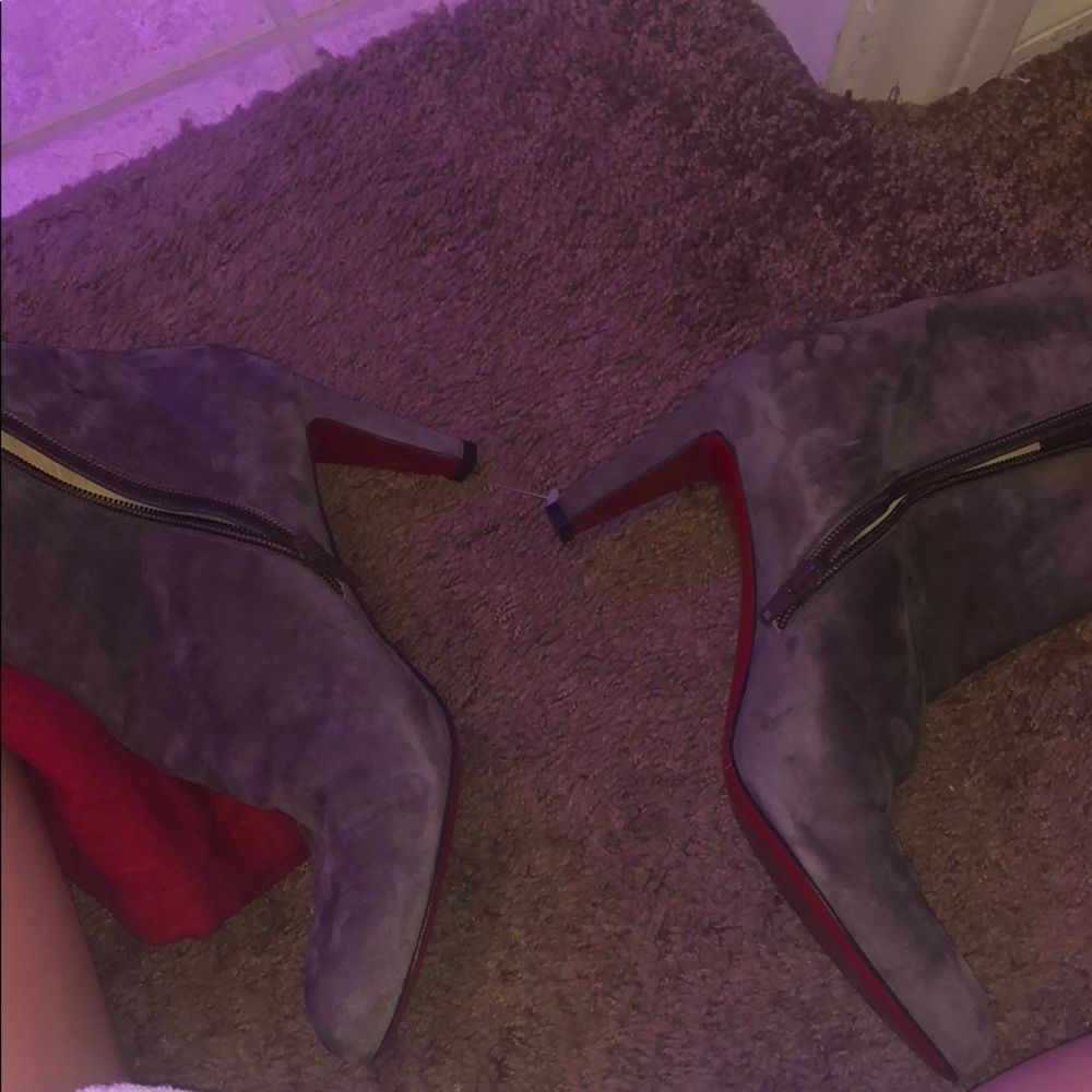 Red bottoms - Picture 5 of 6